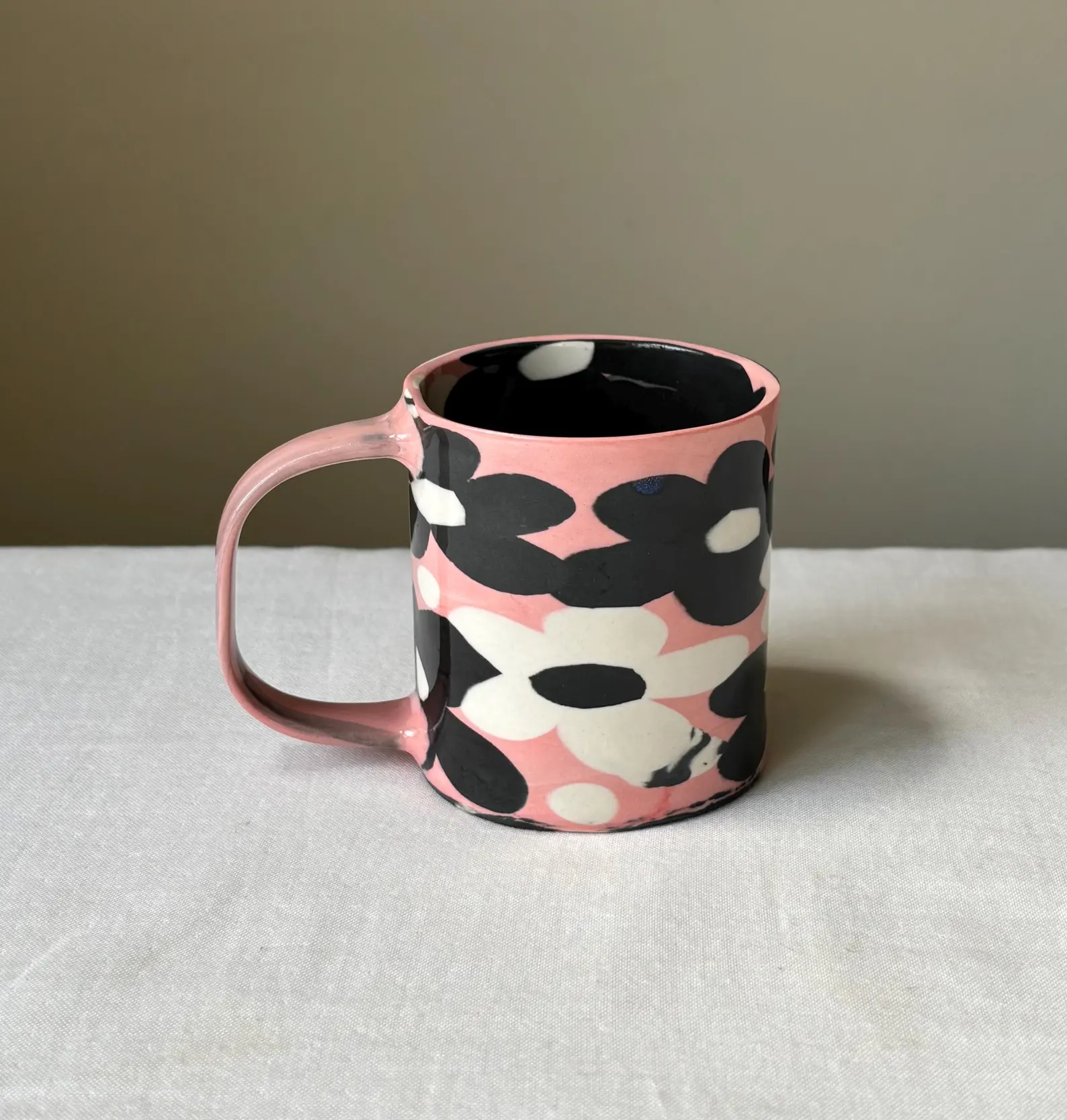 Black-N-White Flower Pink Mug Outstanding - Handmade Porcelain Mug